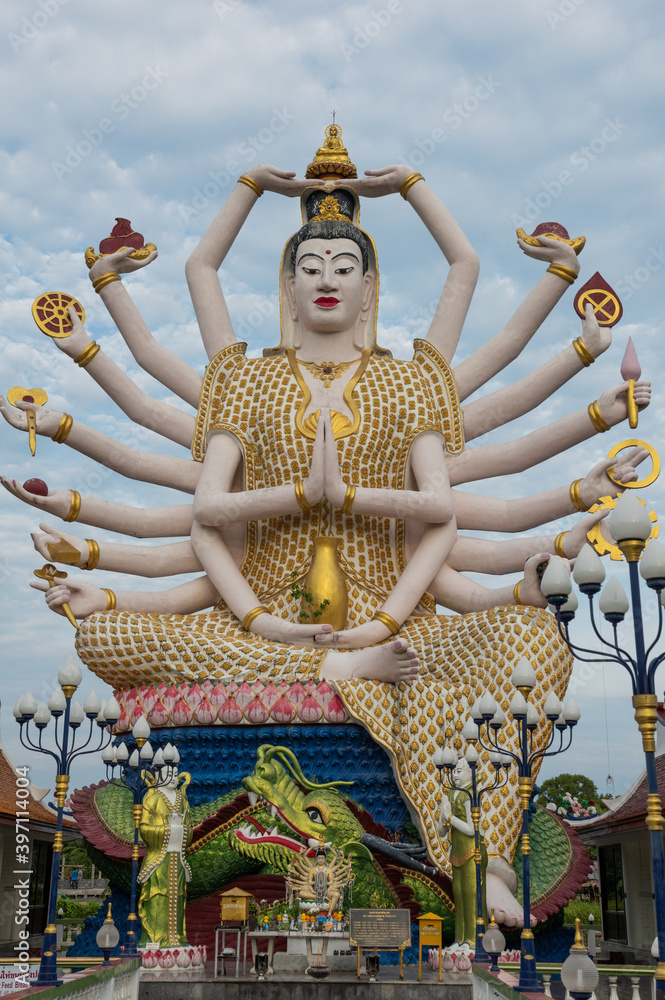 Obraz premium Thai divinity with many arms