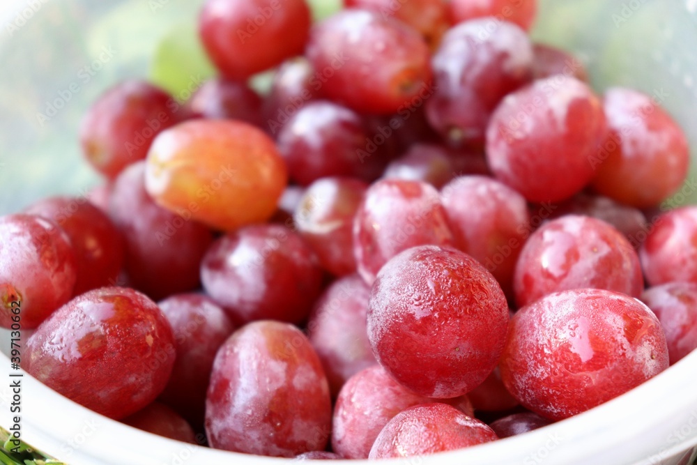 bowl of red grapes bowl of red grapes