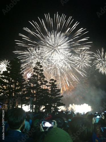 광안리 불꽃축제의 아름다운 폭죽