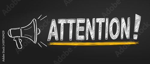 mégaphone attention sur tableau
