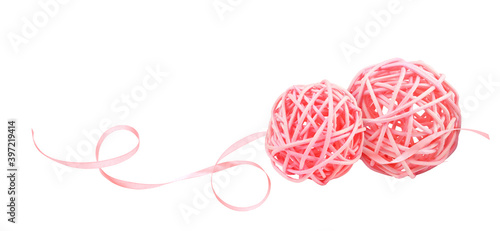 Dry pink rattan balls and t...