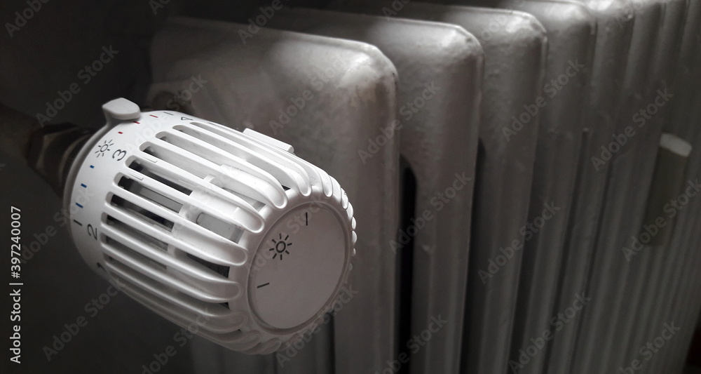 Valvola termostatiche per il riscaldamento della casa - obrazy, fototapety, plakaty 