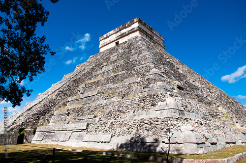Piramid of Chichen Itza 