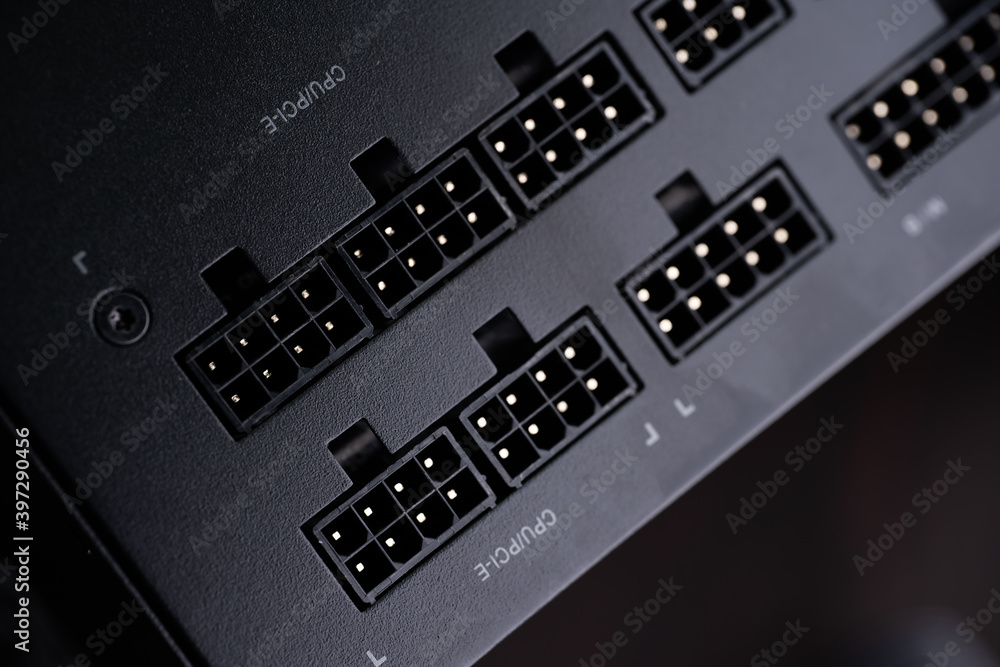 Connectors on the power supply from the computer Connectors on the power supply from the computer