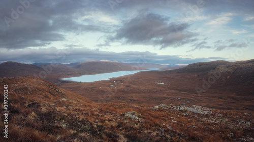 Fotografía Magnificent panorama of mountain valley and lake