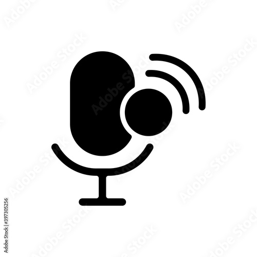 Voice assistant app black glyph icon. Intelligent personal assistant. Conversational interactions. Voice commands and searching. Silhouette symbol on white space. Vector isolated illustration