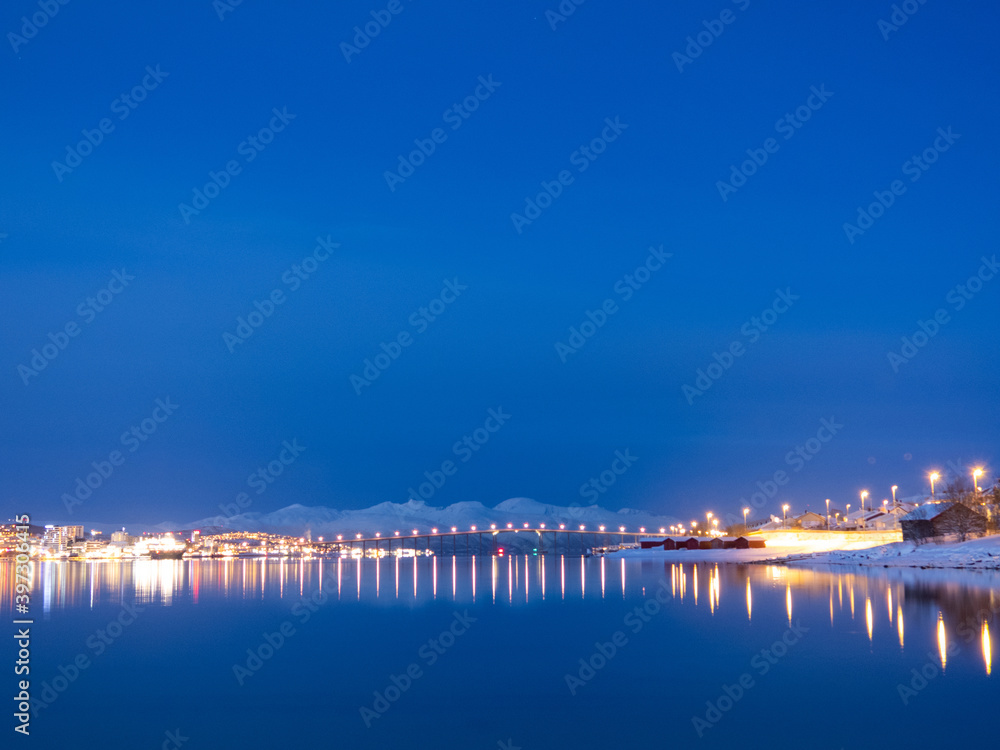 Nachtaufnahme Brücke Tromso, Troms og Finnmark, Norwegen