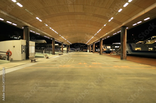 広島港、意外とデカいフェリー乗り場。