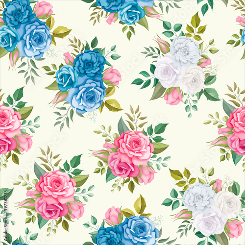 Beautiful floral seamless pattern with roses