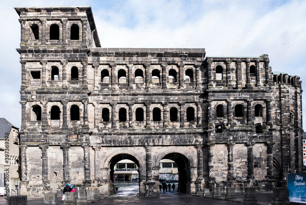  Porta Nigra (Black Gate) - the biggest and most well-preserved ancient gates worldwide.Not far walking tourists