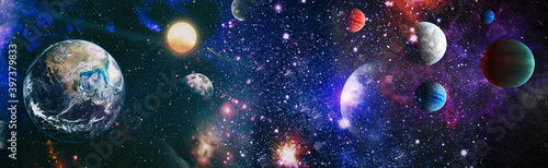 Ziemia z kosmosu. Ziemska kula ziemska z gwiazdami i tłem mgławicy. Ziemia, Galaktyka i Słońce z kosmosu. Blue Sunrise.Elementy tego zdjęcia dostarczone przez NASA.