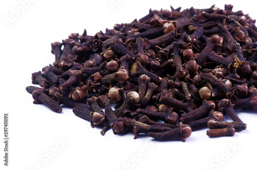 Wallpaper Mural Dried cloves isolated on white background. Torontodigital.ca