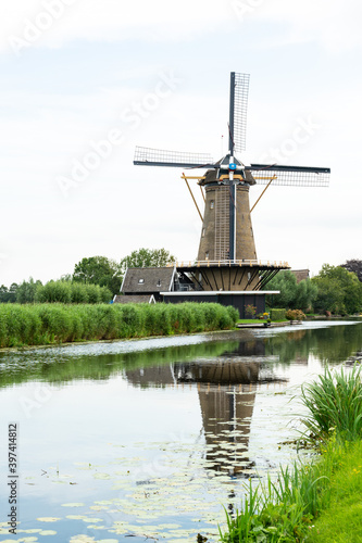 mill De Vriendschap along river Alblas in Bleskensgraaf, The Netherlands