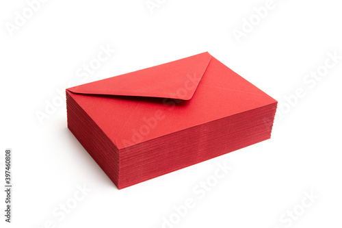 Papierumschläge im Stapel, Briefumschlag, Farbe rot