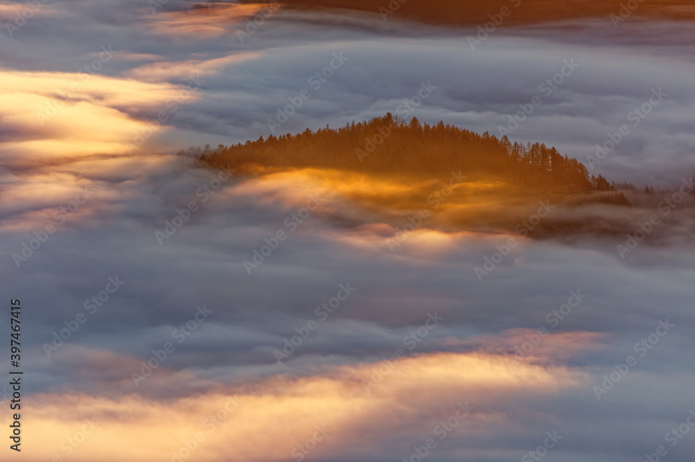 Brouillard et lever du soleil sur les Vosges