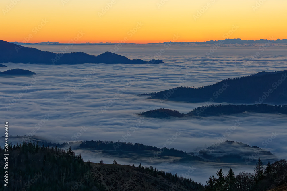 Lever de soleil et brouillard sur les Vosges