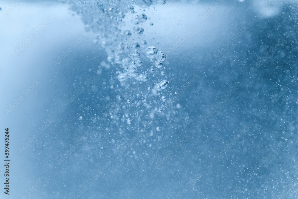水中を漂う気泡
水中を漂う気泡
