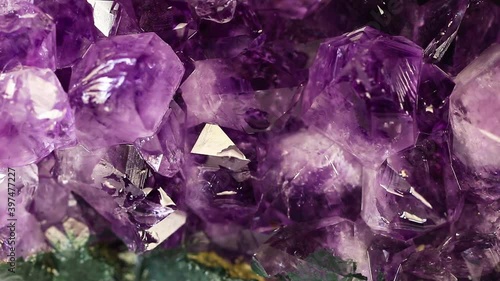 Close up de cristais de ametista photo