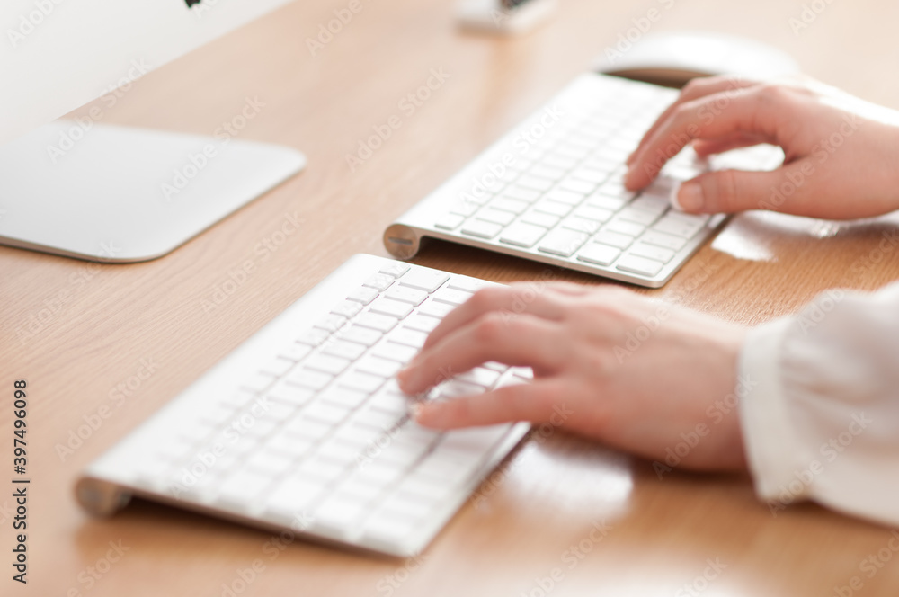 Using two wireless keyboards at once. Using two wireless keyboards at once.