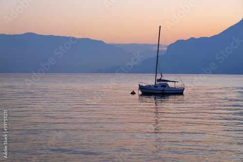 Fototapeta Naklejka Na Ścianę i Meble -  peaceful sunset in lake Como Italy