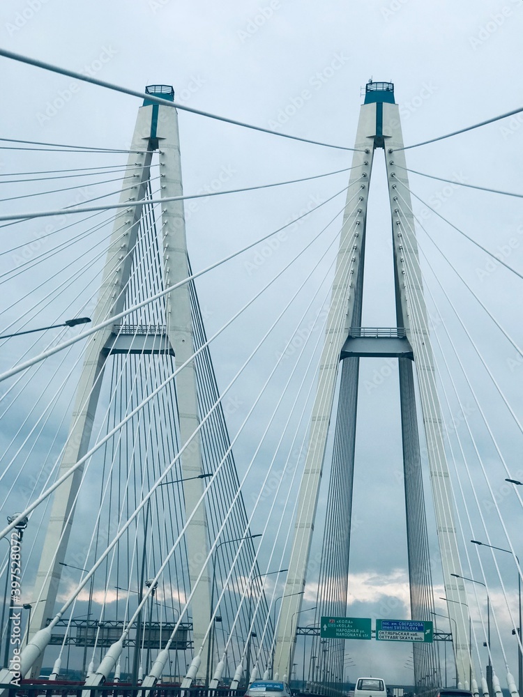 Obraz premium bridge in the city