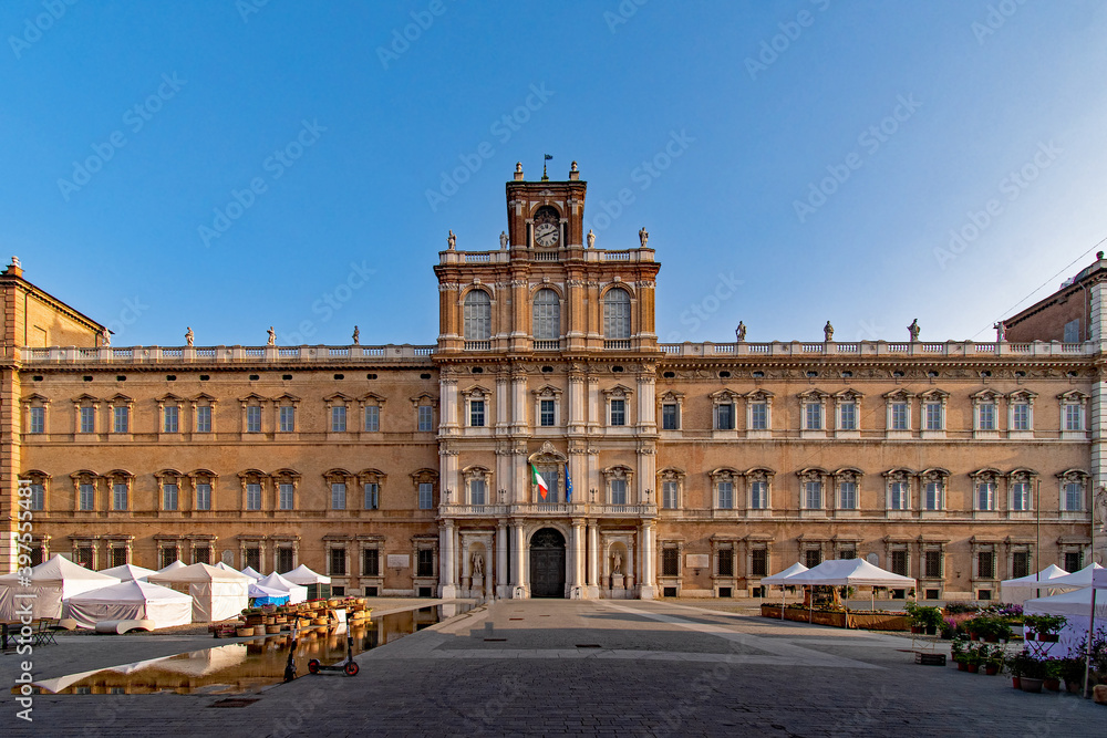 Der Palazzo Ducale in Modena in der Emilia-Romagna in Italien 
