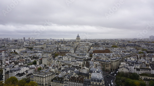 Beautiful landscapes of Paris © BJ