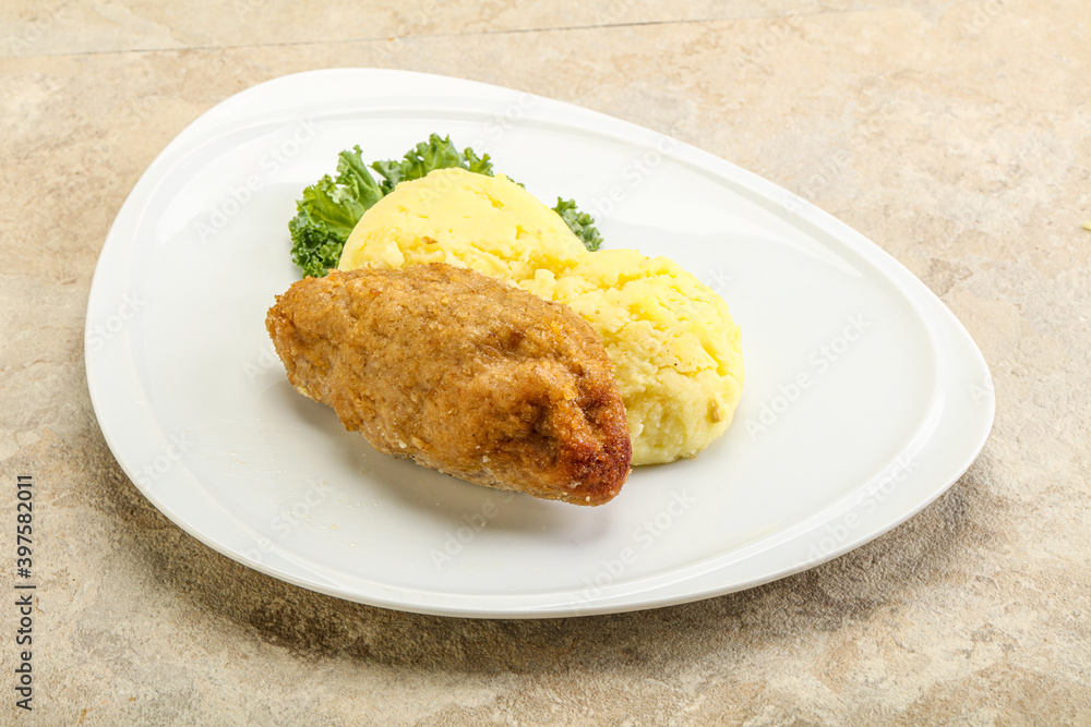 Crispy chicken cutlet with mashed potato Crispy chicken cutlet with mashed potato