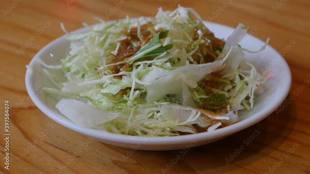 キャベツのサラダ