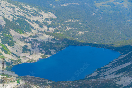 Fototapeta Naklejka Na Ścianę i Meble -  Spectacular view of blue lake in mountain valley