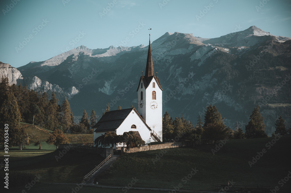 Kirche in der Schweiz in der Nähe der Rheinschlucht