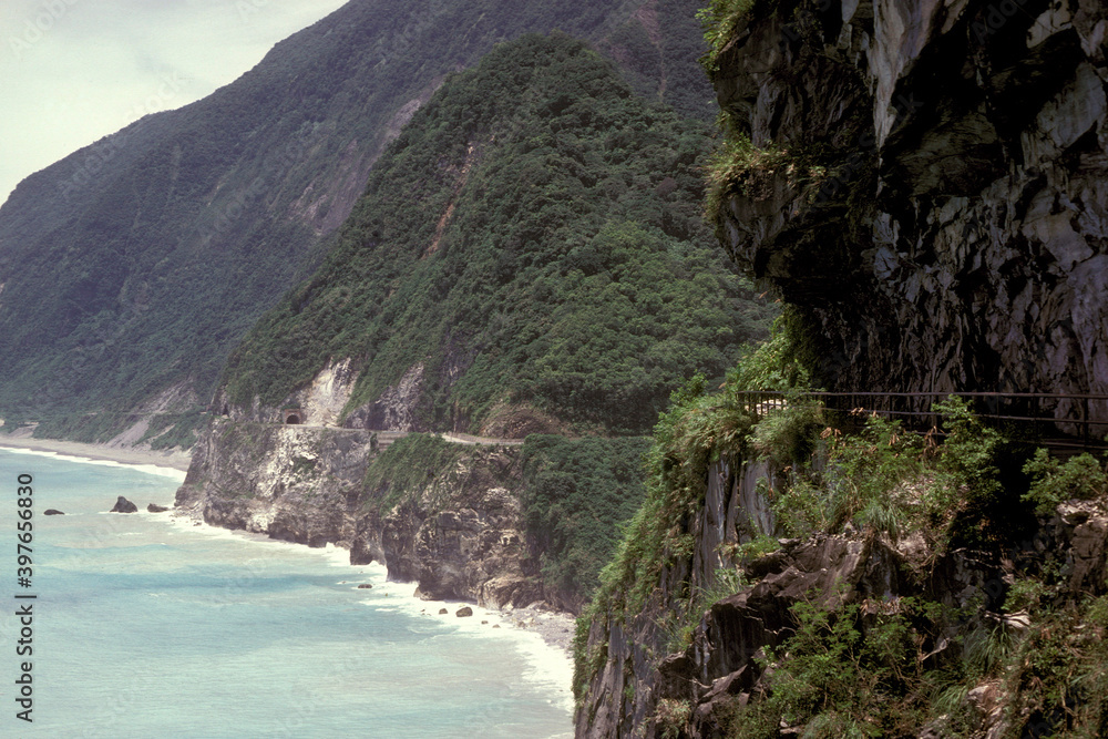 TAIWAN EAST COAST ROAD LANDSCAPE TAIWAN EAST COAST ROAD LANDSCAPE