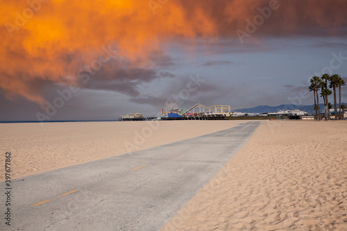 Famous Santa Monica beach b...