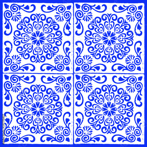 Azulejo antigo e gasto