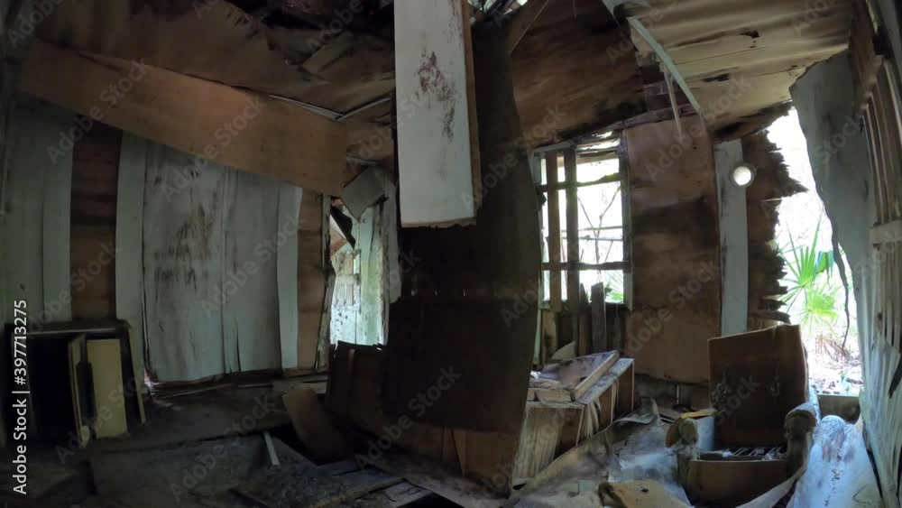 Old creepy Palmetto Cracker hunting cabin in Florida Old creepy Palmetto Cracker hunting cabin in Florida