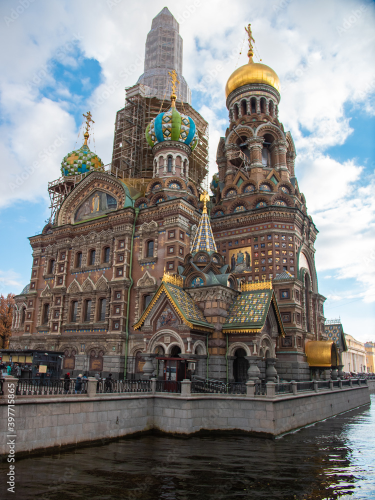 orthodoxe russische Blutkirche bzw. Auferstehungskirche des Erlösers über vergossenes Blut in St. Petersburg Russland