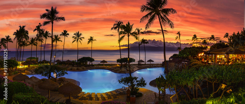Obraz na plátně Tropical resort with sunset near beach