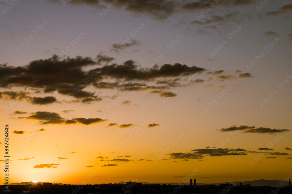 淡路島に沈む太陽が作り出す夕景