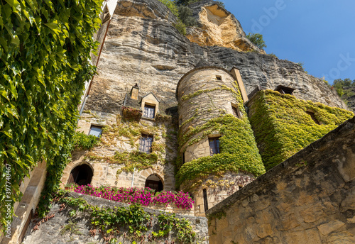 Tableau sur toile La Roque-Gageac scenic village on the Dordogne river, France