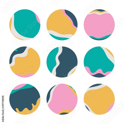 Set of abstract story highlight cover. Hand drawn templates. Doodle shapes in contemporary style. Round icons for social media stories for bloggers and influencers. Vector illustration.