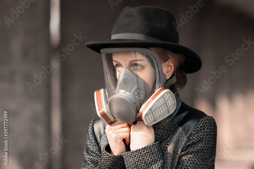 Pandemic urban style with face mask