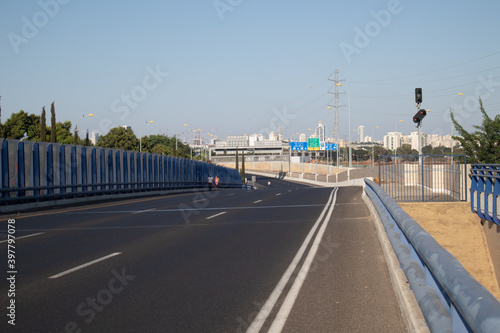 highway in tel aviv © Gideon