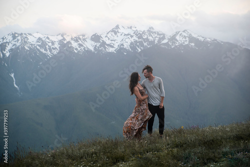 couple in the mountains at hurricane ridge