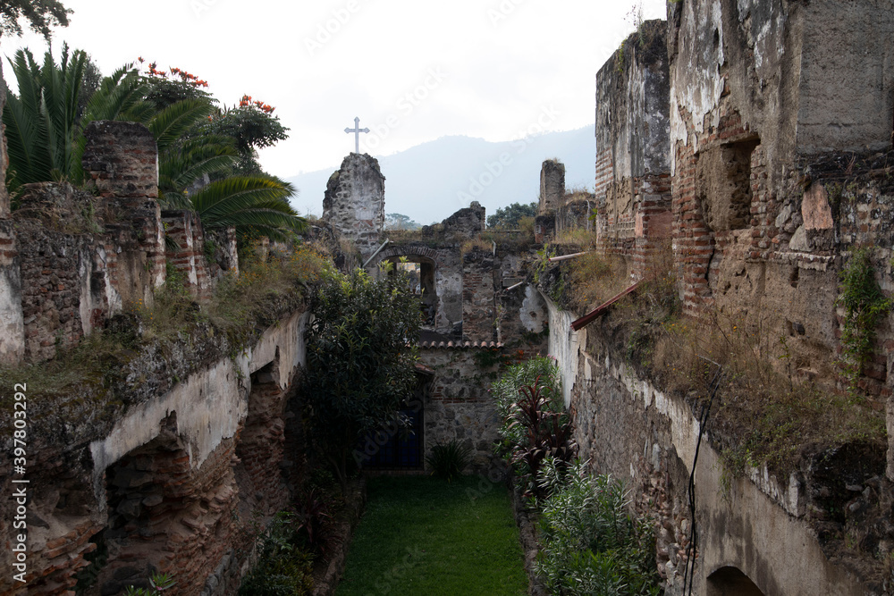 Fototapeta premium ancient ruins of church in earthquake in antigua guatemala