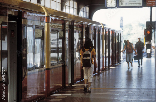 Im S-Bahnhof "Friedrichstrasse", Berlin