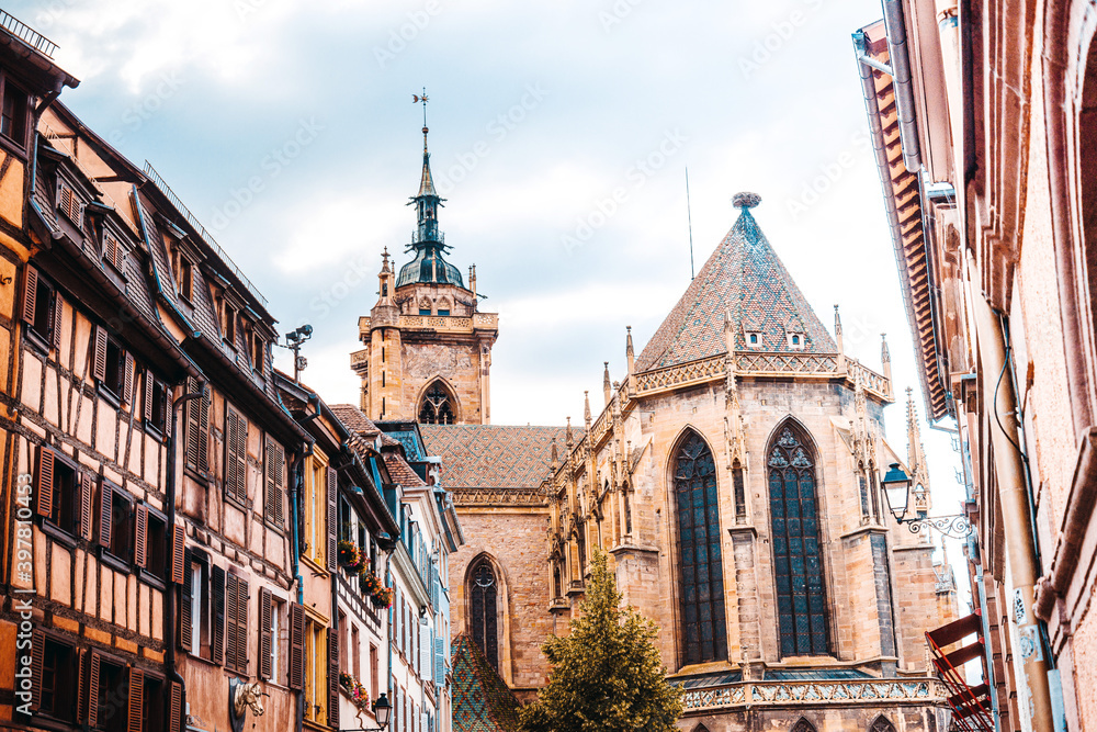 Obraz premium Traditional Cathedral building in Strasbourg, France