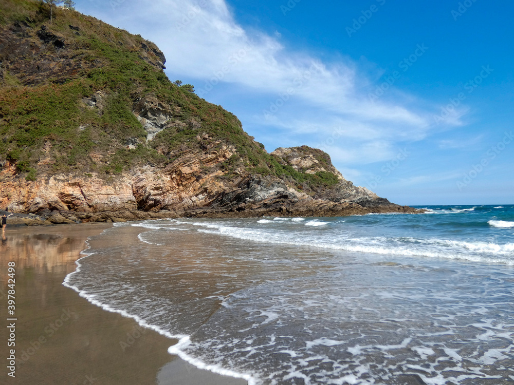 Playa de Otur,situada en el concejo asturiano de Valdés.Forma parte de la Costa Occidental de Asturias y está enmarcada en el Paisaje Protegido de la Costa Occidental de Asturias.