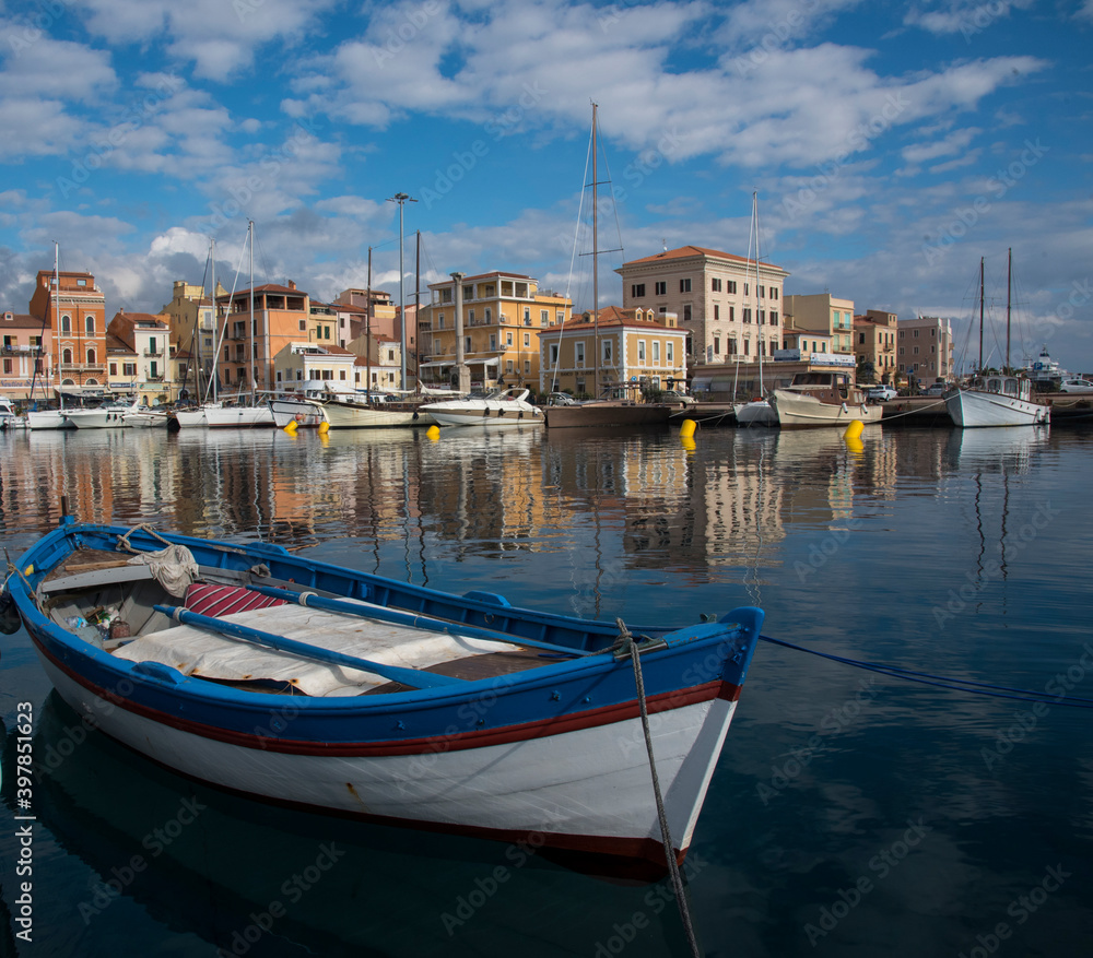 La barchetta nel porto, isola La Maddalena
