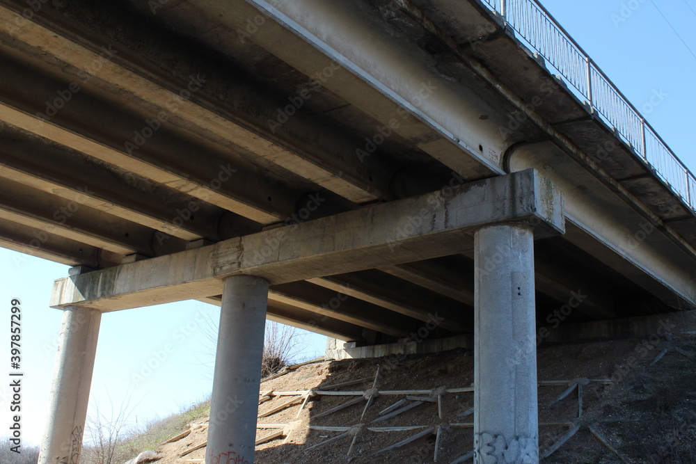 Bridge bottom view. Communication and structure Bridge bottom view. Communication and structure