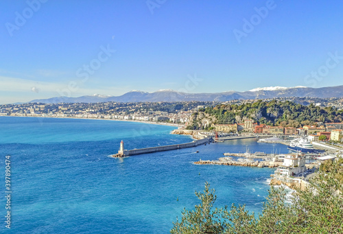 Fototapeta Naklejka Na Ścianę i Meble -  Panorama sur Nice depuis le mont Boron sur la Côte d'Azur